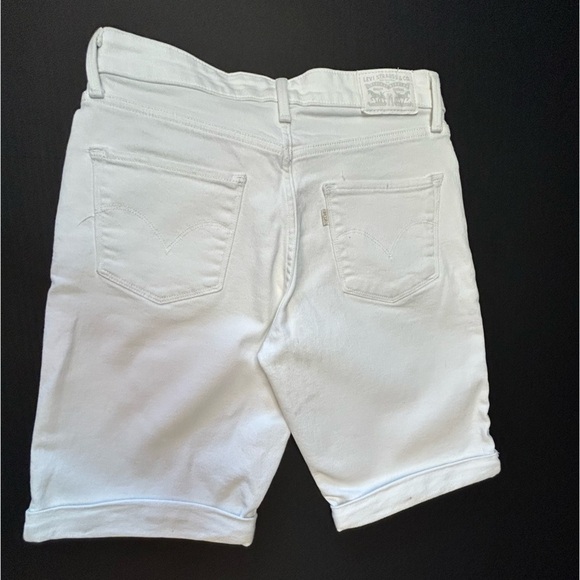 Levi’s white cuffed denim Bermuda shorts 5pk style Sz-27 E8 - Picture 1 of 10